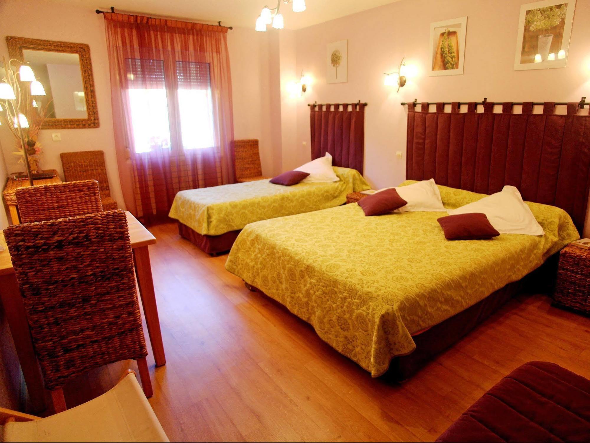 Logis Hotel Restaurant Les Norias Cazilhac  외부 사진